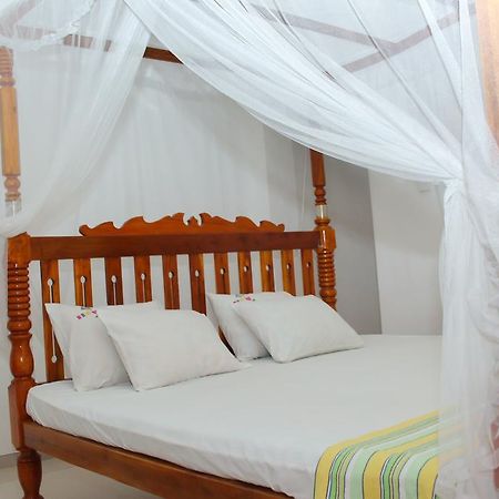 Nethum Rest Hotel Mirissa Bagian luar foto