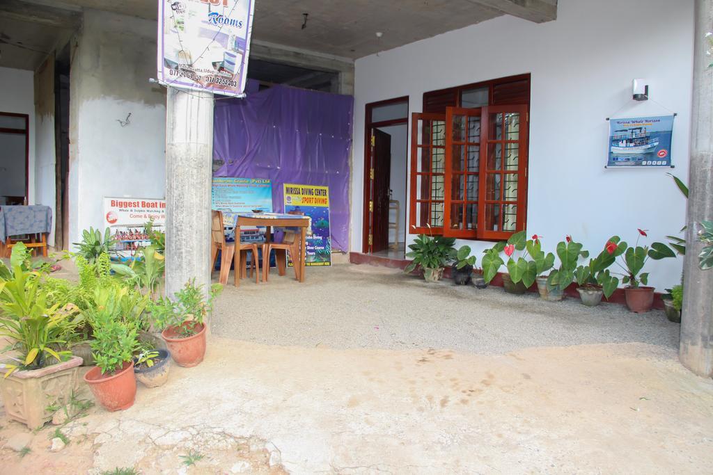 Nethum Rest Hotel Mirissa Bagian luar foto